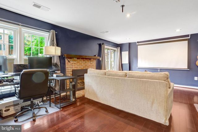 18 S MONTANA ST, Arlington, VA 22204