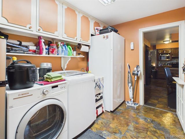 873 Winn Lake Road, Lapeer, MI 48446