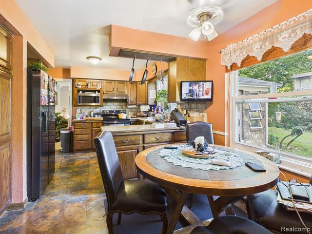 873 Winn Lake Road, Lapeer, MI 48446