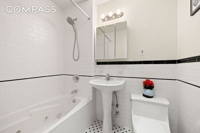 370 St Nicholas Avenue PH5B, New York City, NY 10027