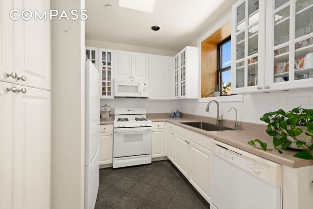 370 St Nicholas Avenue PH5B, New York City, NY 10027