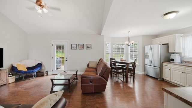 2045 Short Leaf Lane, Soddy Daisy, TN 37379