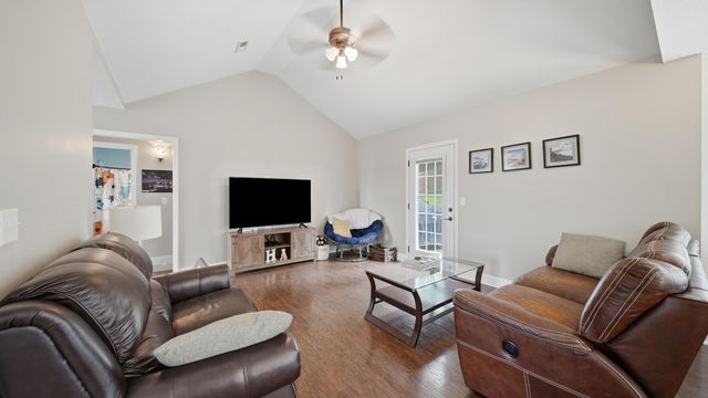 2045 Short Leaf Lane, Soddy Daisy, TN 37379