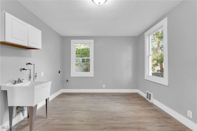 2115 W 96th Street, Cleveland, OH 44102