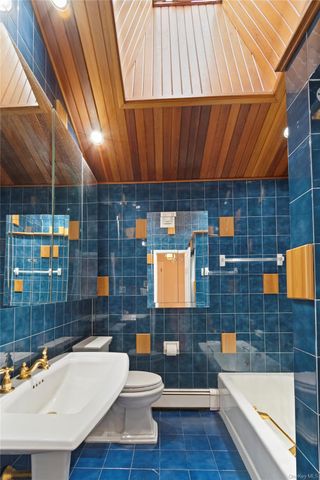 9 Oak Shore Drive, Bayville, NY 11709