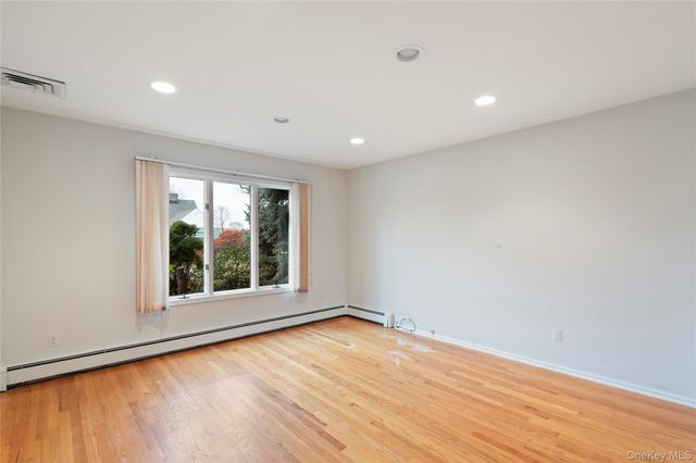 9 Oak Shore Drive, Bayville, NY 11709