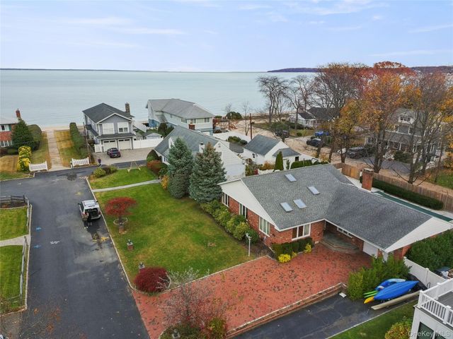 9 Oak Shore Drive, Bayville, NY 11709