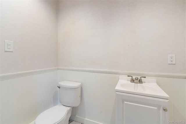 9 Oak Shore Drive, Bayville, NY 11709