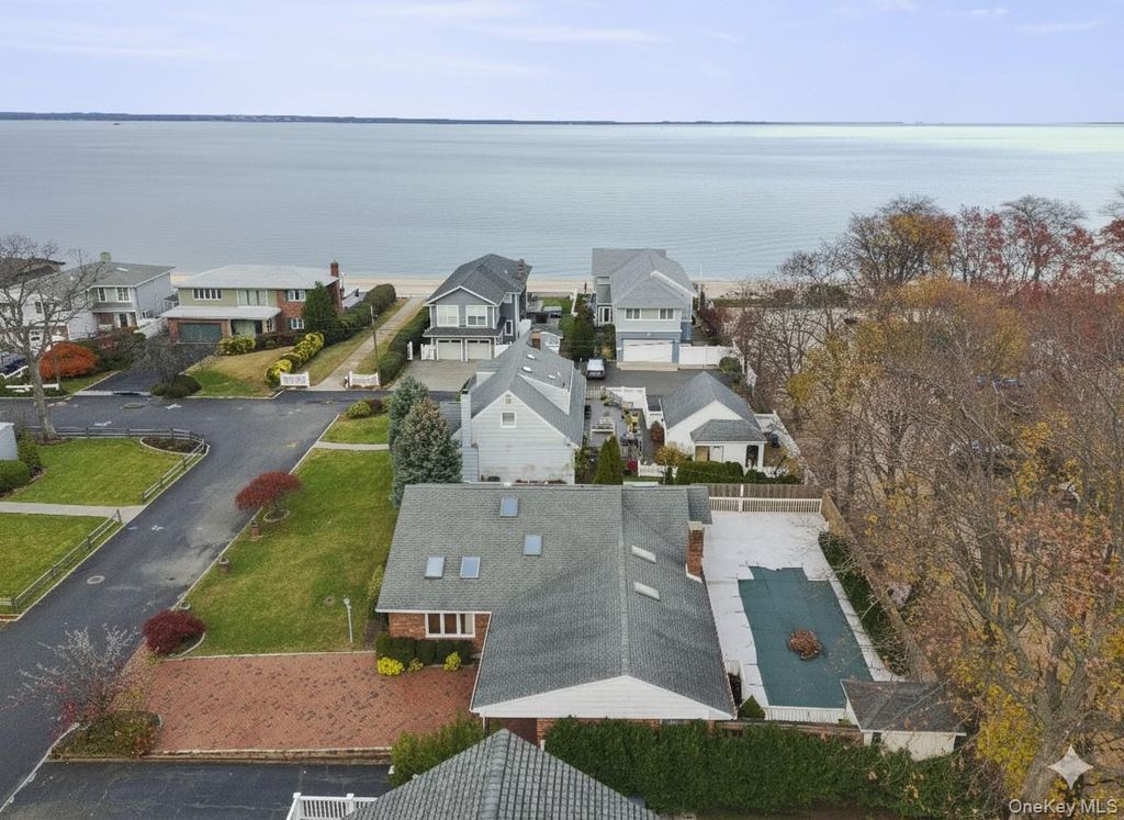 9 Oak Shore Drive, Bayville, NY 11709