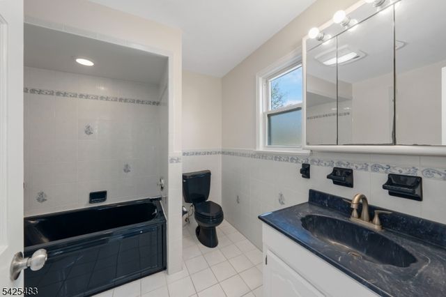 243 N 12Th St, Kenilworth Boro, NJ 07033