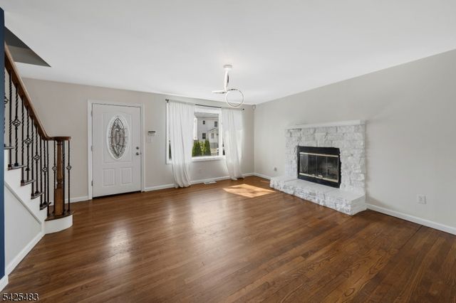 243 N 12Th St, Kenilworth Boro, NJ 07033