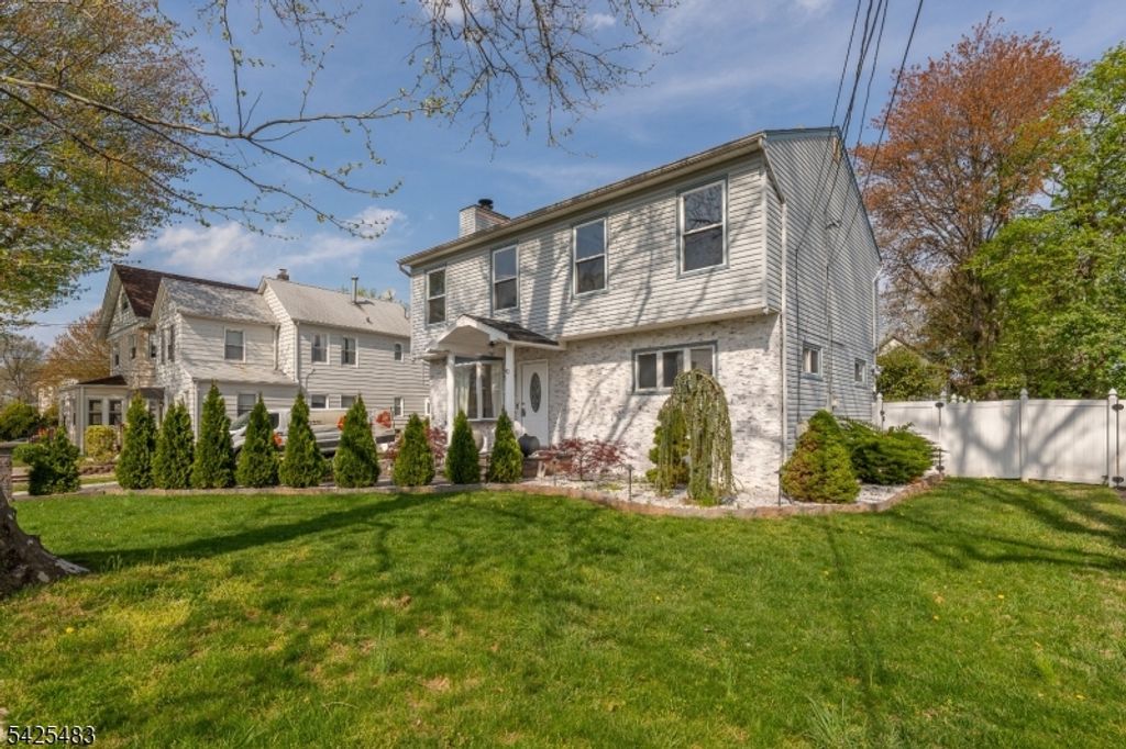 243 N 12Th St, Kenilworth Boro, NJ 07033