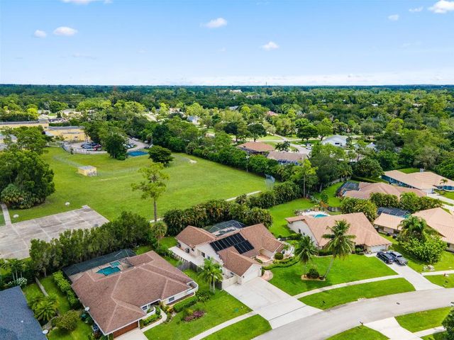 13385 Kingsbury Drive, Wellington, FL 33414