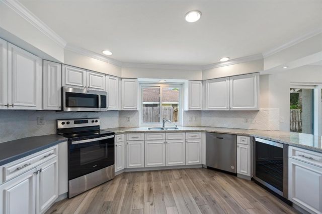 13385 Kingsbury Drive, Wellington, FL 33414