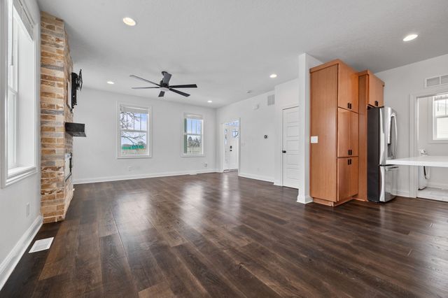 994 25th Street, Des Moines, IA 50312