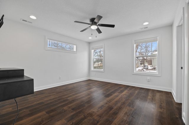 994 25th Street, Des Moines, IA 50312