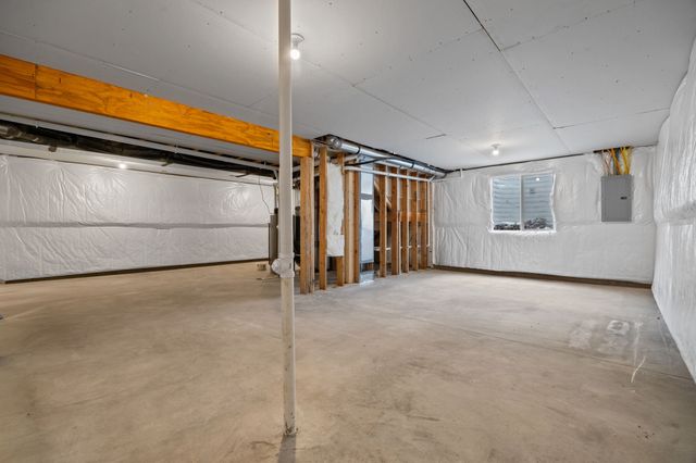 994 25th Street, Des Moines, IA 50312