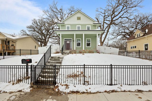 994 25th Street, Des Moines, IA 50312