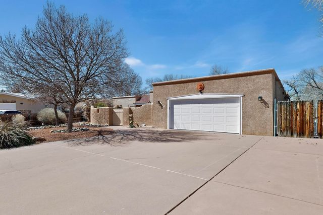 9801 Riverside Road NW, Albuquerque, NM 87114