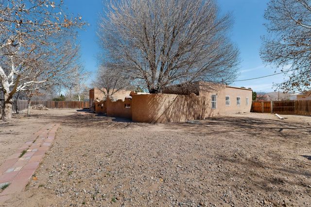 9801 Riverside Road NW, Albuquerque, NM 87114