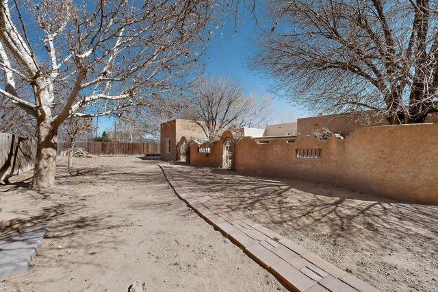 9801 Riverside Road NW, Albuquerque, NM 87114