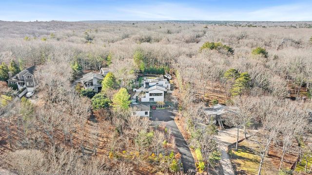 33 Oyster Pond Lane, East Hampton, NY 11937