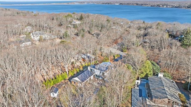 33 Oyster Pond Lane, East Hampton, NY 11937