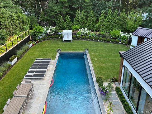 33 Oyster Pond Lane, East Hampton, NY 11937