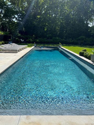 33 Oyster Pond Lane, East Hampton, NY 11937