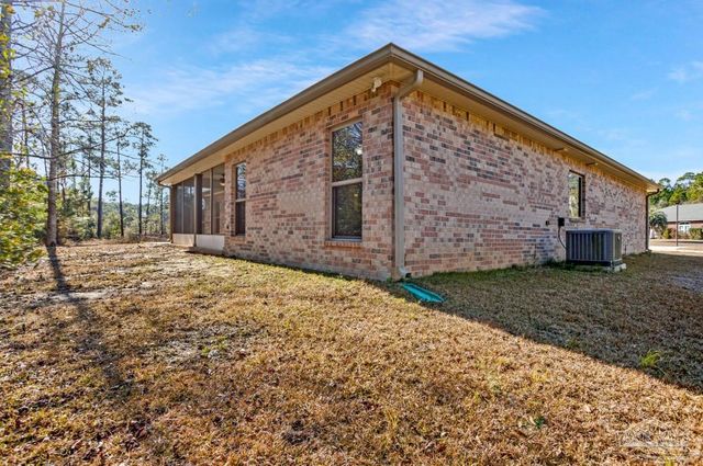 3266 Bernath Dr, Milton, FL 32583