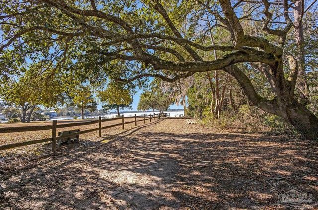 3266 Bernath Dr, Milton, FL 32583