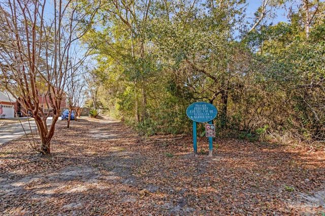 3266 Bernath Dr, Milton, FL 32583