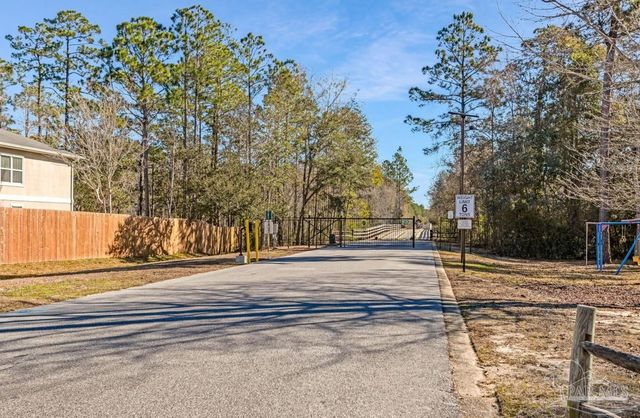 3266 Bernath Dr, Milton, FL 32583