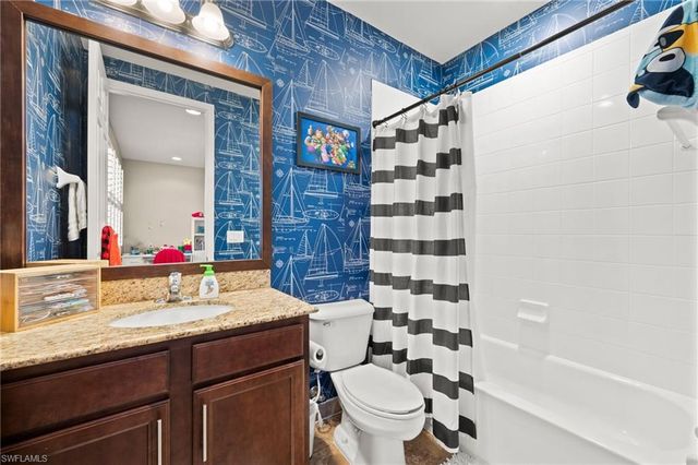 3995 Bering CT, Naples, FL 34119