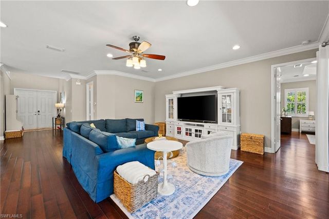 3995 Bering CT, Naples, FL 34119