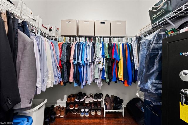 3995 Bering CT, Naples, FL 34119