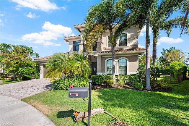 3995 Bering CT, Naples, FL 34119