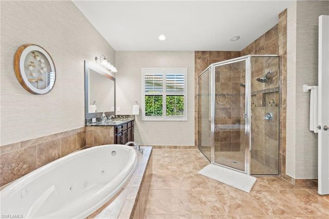 3995 Bering CT, Naples, FL 34119