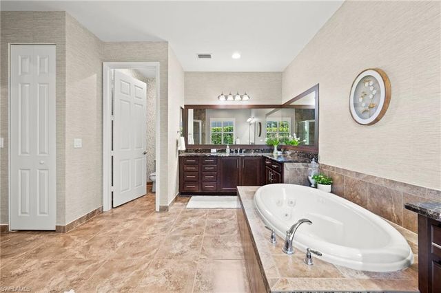 3995 Bering CT, Naples, FL 34119