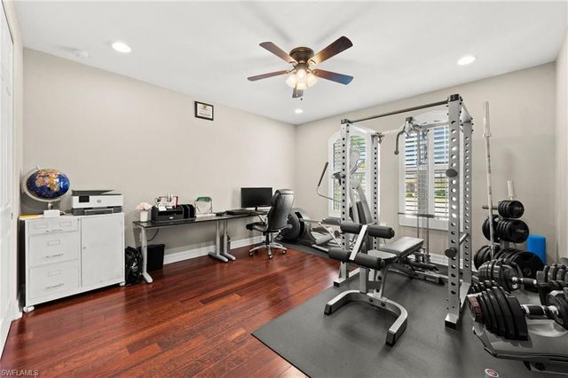 3995 Bering CT, Naples, FL 34119