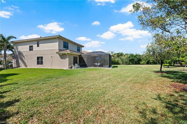 3995 Bering CT, Naples, FL 34119