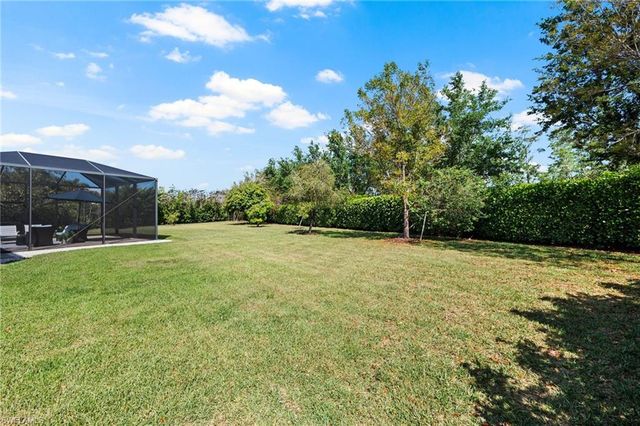 3995 Bering CT, Naples, FL 34119