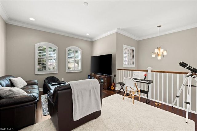 3995 Bering CT, Naples, FL 34119