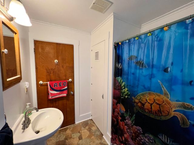 214 Main Street, Alton, NH 03809