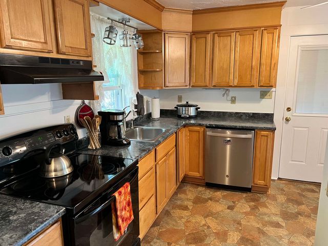 214 Main Street, Alton, NH 03809