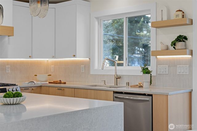 1424 150th Avenue SE, Bellevue, WA 98007