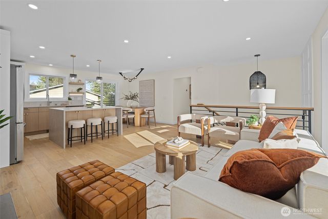 1424 150th Avenue SE, Bellevue, WA 98007