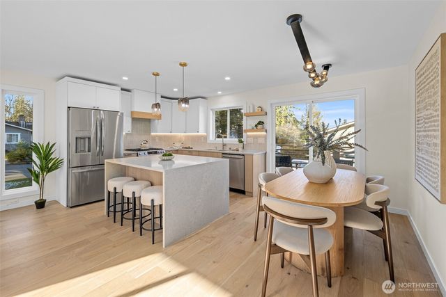 1424 150th Avenue SE, Bellevue, WA 98007