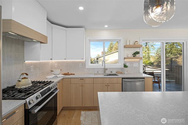 1424 150th Avenue SE, Bellevue, WA 98007