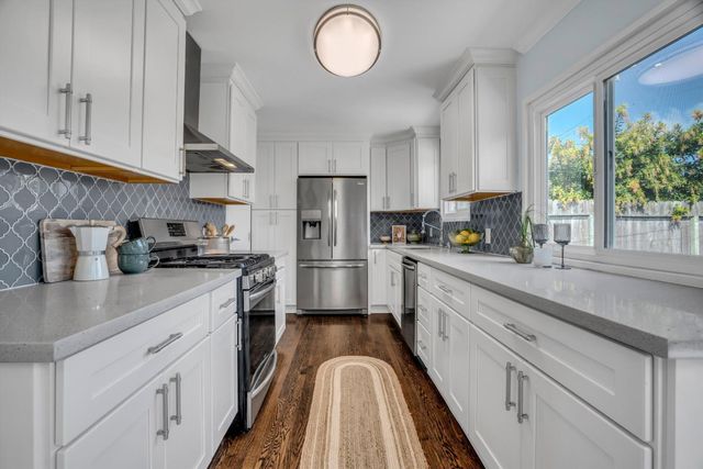 2081 Shoreview Avenue, San Mateo, CA 94401